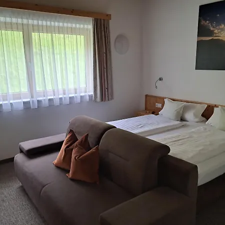 Gruenwaldhof Bed & Breakfast